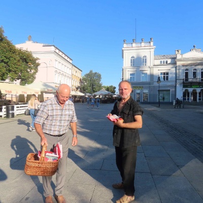 Akcja rozdawania materiałów związanych z mobbingiem pracowniczym